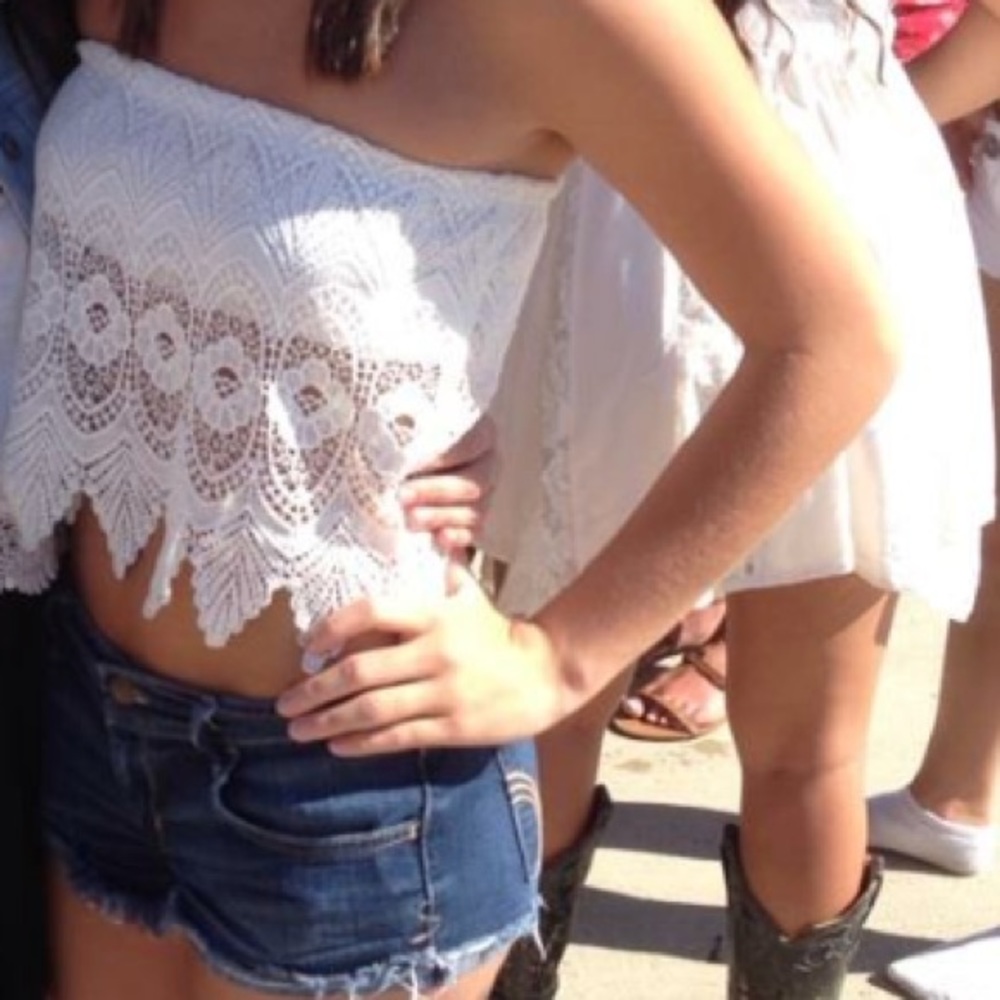 Adorable cream lace top